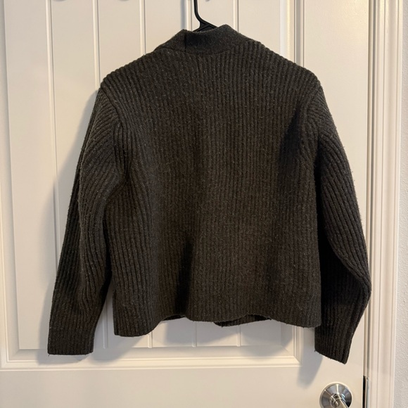 Uniqlo Women’s Grey Ribbed Wool Cropped Cardigan - Picture 2 of 7